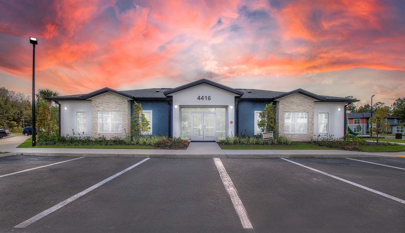 Starke, FL Apartments Arborside Preserve Residents